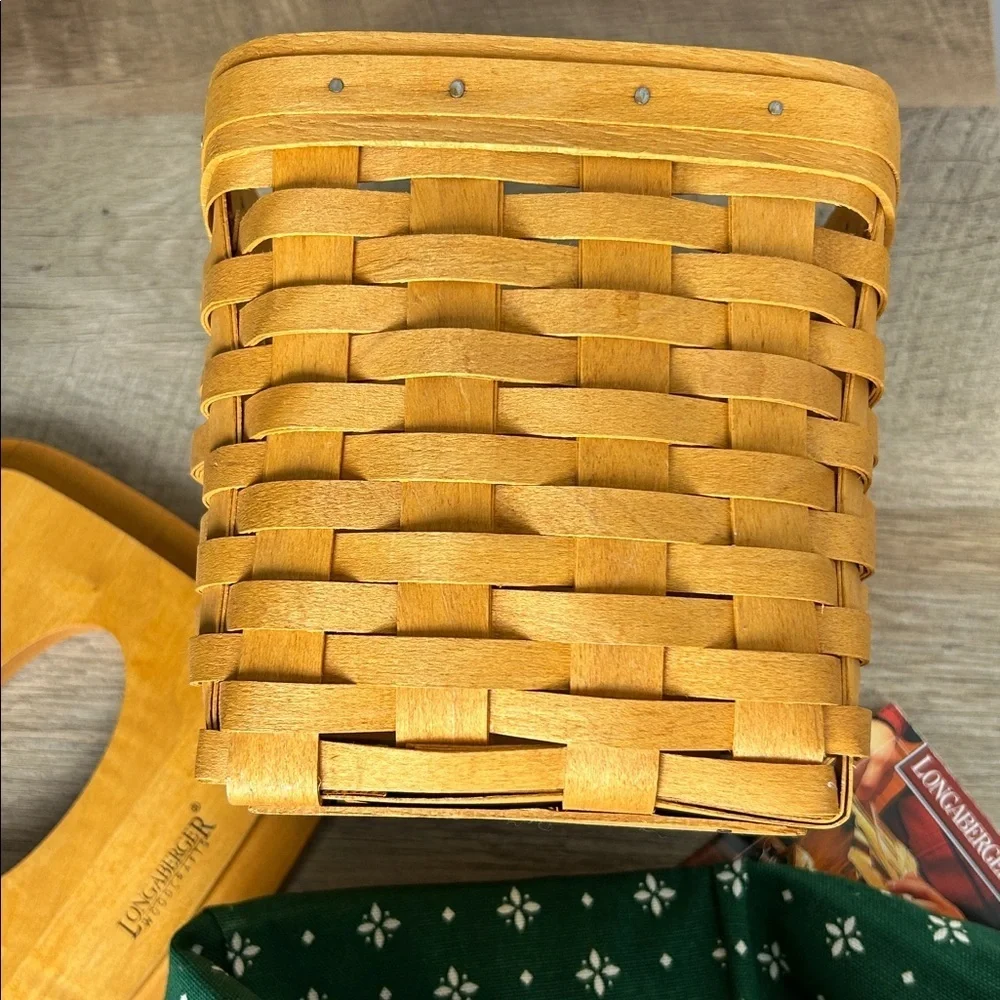 Longaberger Basket with Green Patterned Liner